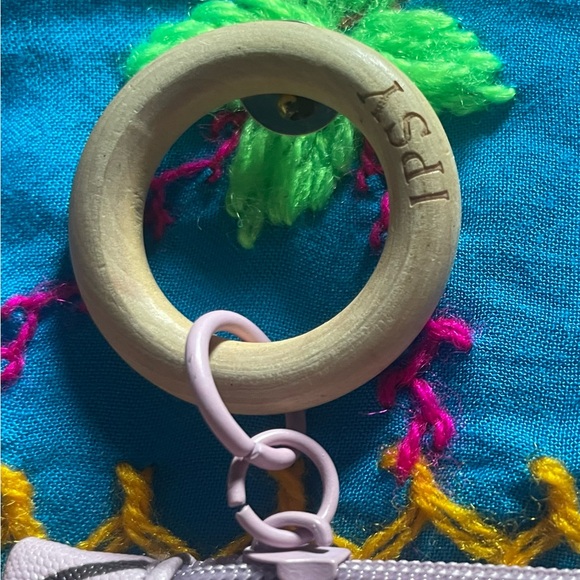 Abstract dragonfly lilac Ipsy cosmetic bag. Apx 5 x 7”. Excellent condition. - Picture 6 of 6